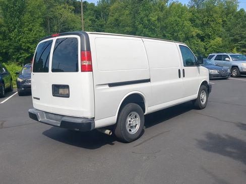 Used 2017 Chevrolet Express 2500 RWD image 5