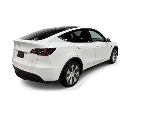 Certified 2023 Tesla Model Y Long Range AWD/4WD image 6