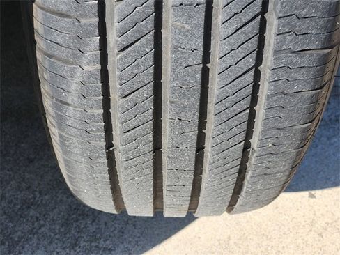 Used 2022 Chevrolet Traverse LS image 11