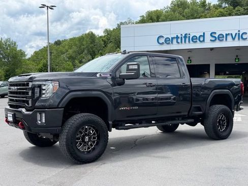 Used 2020 GMC Sierra 2500 AT4 w/ Technology Package AWD/4WD image 4