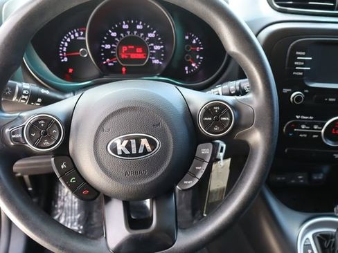 Used 2017 Kia Soul + FWD image 30