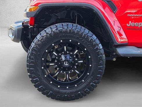 Used 2018 Jeep Wrangler Unlimited Sahara image 24
