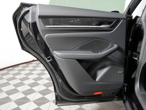 New 2026 Porsche Macan 4 Electric AWD/4WD image 32