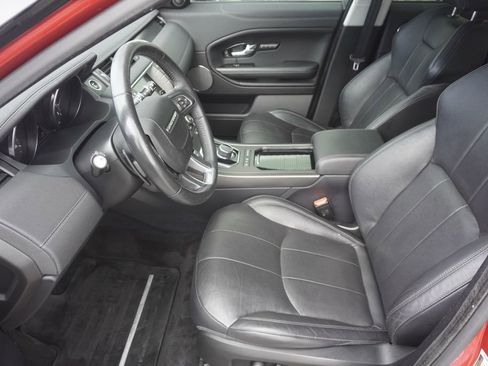 Used 2019 Land Rover Range Rover Evoque SE image 19