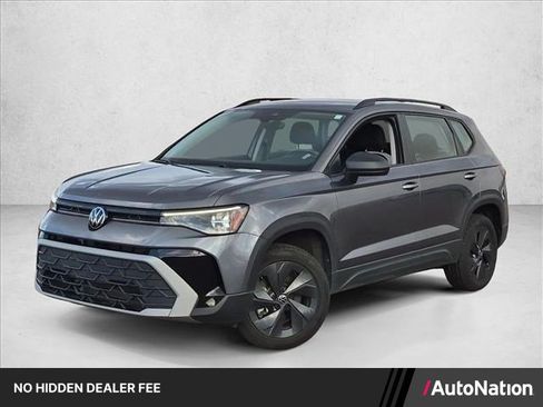 Used 2025 Volkswagen Taos S FWD image 1