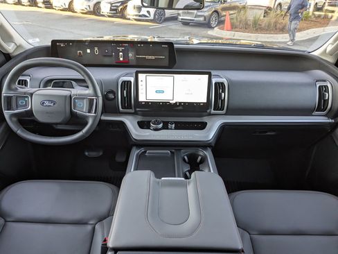 Certified 2025 Ford Expedition Max Active image 17