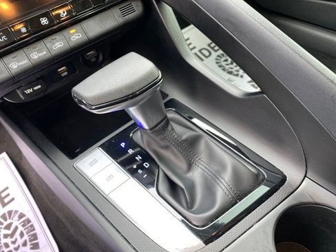 Used 2023 Hyundai Elantra SEL w/ Cargo Package image 14