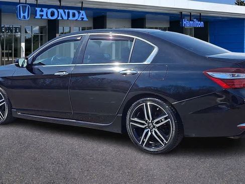 Used 2016 Honda Accord Touring image 6