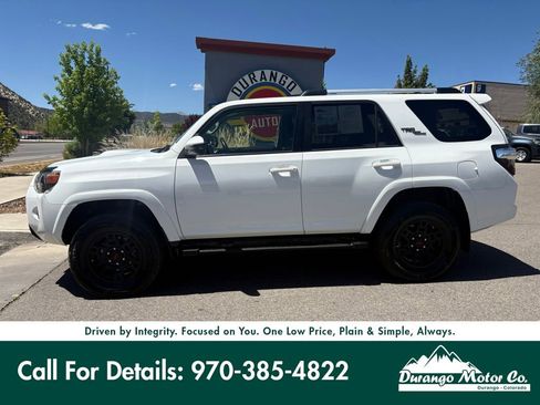 Used 2018 Toyota 4Runner TRD Off-Road AWD/4WD image 3