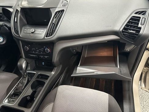 Used 2018 Ford Escape SE w/ SE SYNC Package image 19