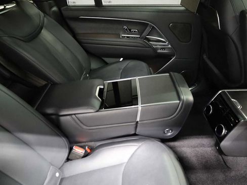 Used 2023 Land Rover Range Rover Long Wheelbase First Edition image 42