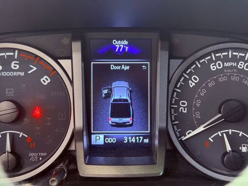 Used 2021 Toyota Tacoma TRD Off-Road w/ Technology Package AWD/4WD image 22