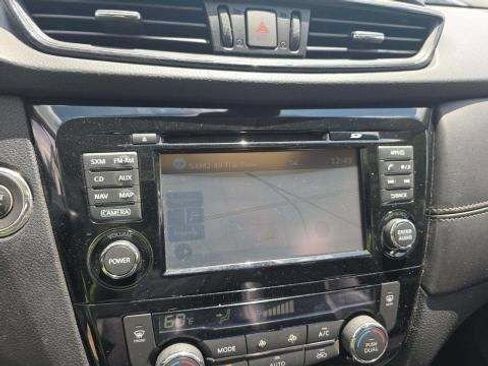 Used 2017 Nissan Rogue SL w/ SL Premium Package FWD image 7