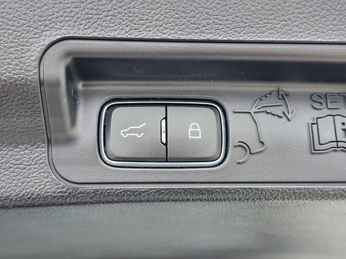 Certified 2022 Ford Explorer XLT w/ Equipment Group 202A image 34