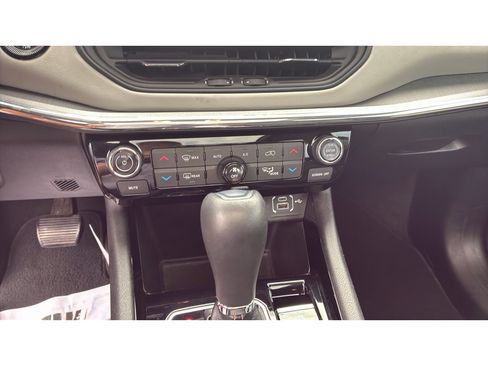 Used 2022 Jeep Compass Limited w/ Sun and Sound Group AWD/4WD image 16
