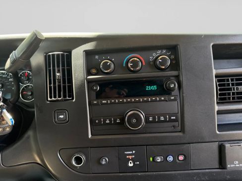 Used 2023 GMC Savana 2500 Extended w/ Driver Convenience Package RWD image 18