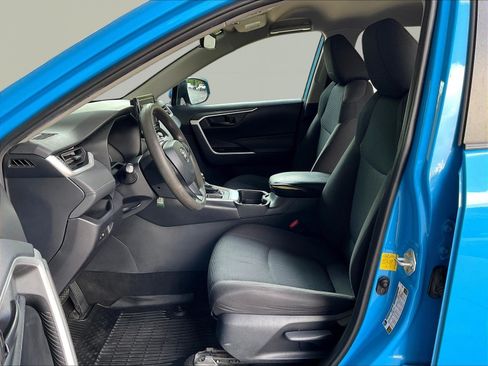 Used 2020 Toyota RAV4 LE w/ All Weather Liner Package FWD image 20