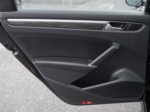 Used 2016 Volkswagen Passat 1.8T SE image 17