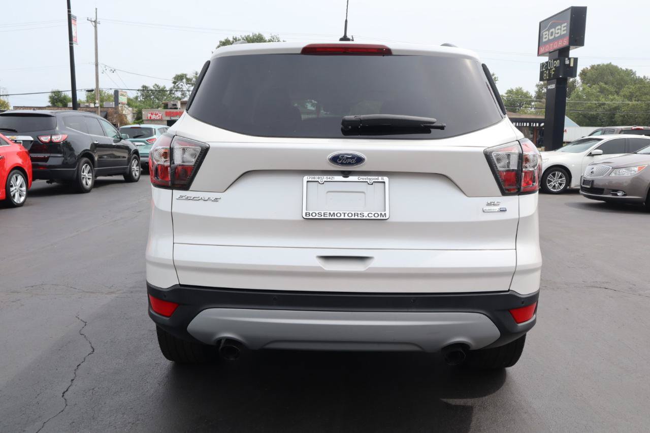 Used 2017 Ford Escape SE w/ Equipment Group 201A AWD/4WD image 4