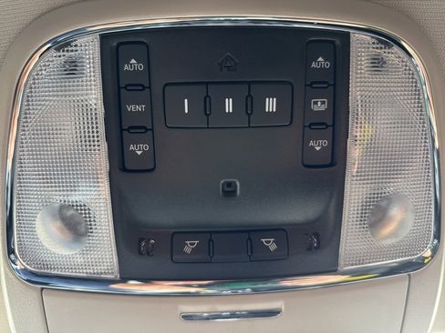 Used 2022 Chrysler 300 Touring L w/ Popular Equipment Group image 43