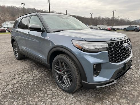 New 2026 Ford Explorer ST-Line w/ ST-Line Street Pack image 3