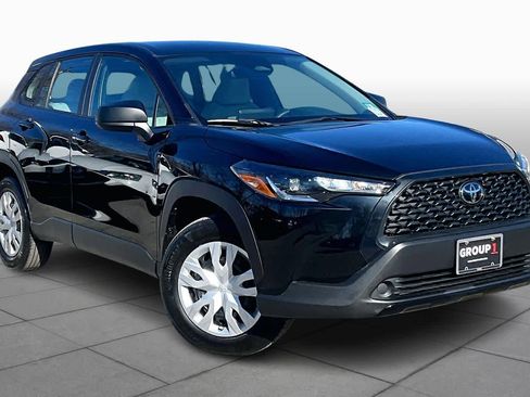 Used 2023 Toyota Corolla Cross L image 3