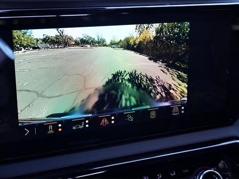 New 2026 GMC Sierra 2500 AT4 w/ AT4 Premium Plus Package image 18