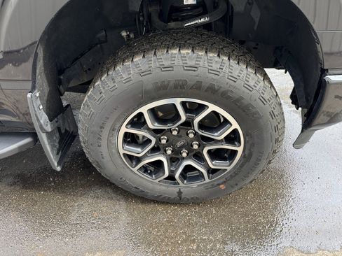 Used 2022 Ford F150 XLT w/ Equipment Group 302A High image 39