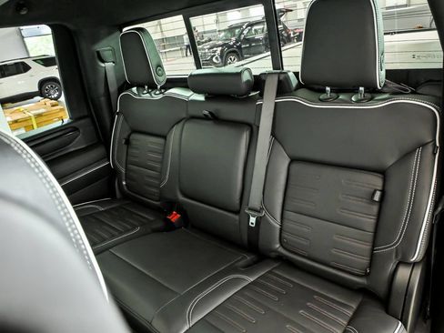 Used 2024 GMC Sierra 2500 AT4X AWD/4WD image 16