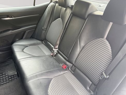 Used 2018 Toyota Camry SE FWD image 25