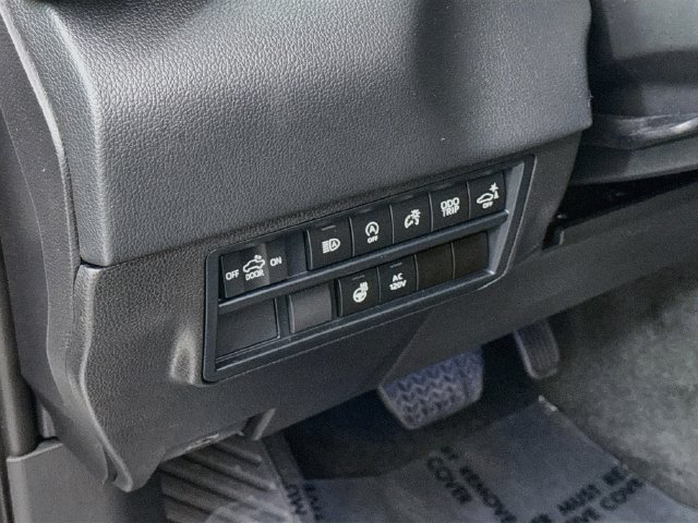 Used 2024 Toyota Tundra Limited AWD/4WD image 10