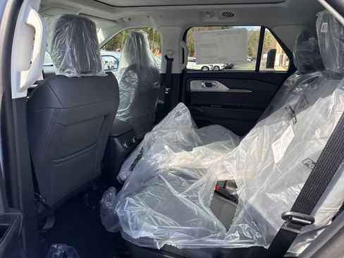 New 2026 Ford Explorer Active w/ Active Comfort Package AWD/4WD image 13