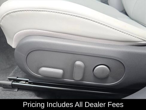 Used 2024 Hyundai Kona Limited AWD/4WD image 14
