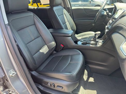 Used 2023 Chevrolet Equinox Premier AWD/4WD image 18