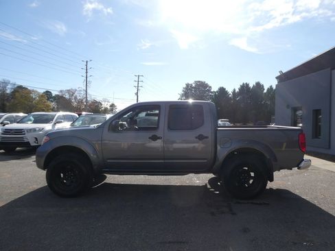 Used 2019 Nissan Frontier SV image 10