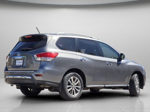 Used 2016 Nissan Pathfinder SV AWD/4WD image 19