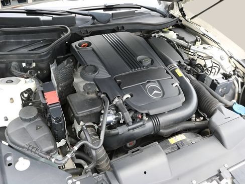 Used 2014 Mercedes-Benz SLK 250 image 10
