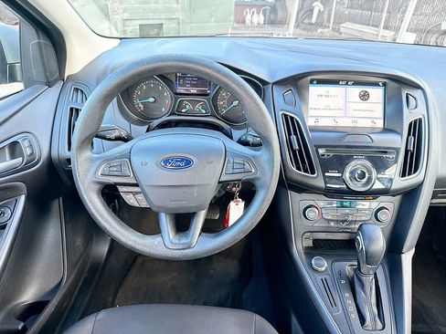 Used 2017 Ford Focus SEL image 24