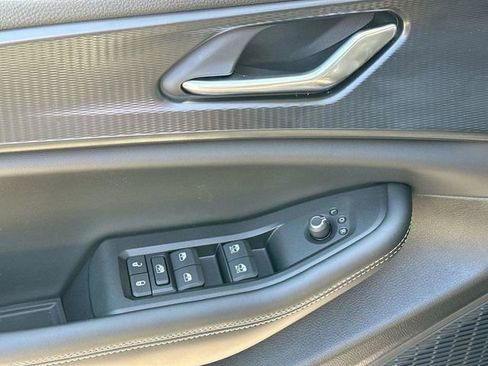 New 2025 Jeep Grand Cherokee Altitude AWD/4WD image 20
