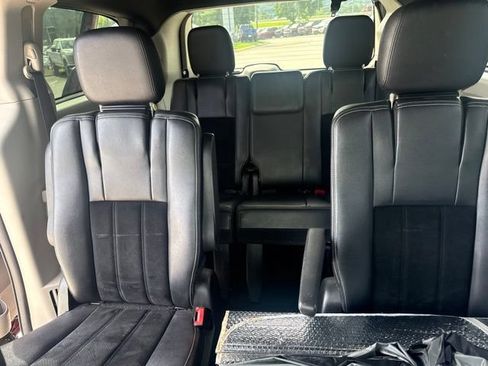 Used 2018 Dodge Grand Caravan SXT FWD image 37