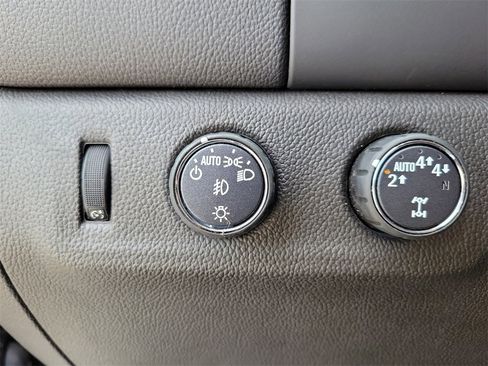 Used 2022 Chevrolet Colorado LT w/ LT Convenience Package image 21