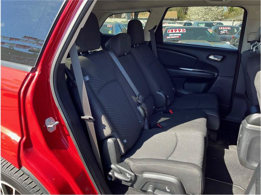 Used 2018 Dodge Journey SXT w/ Connectivity Group FWD image 12