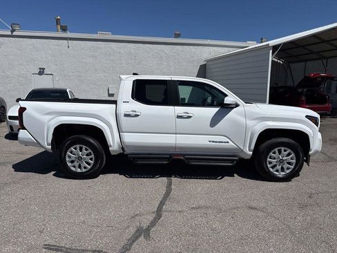 Used 2026 Toyota Tacoma SR5 RWD image 8