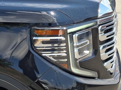 Used 2024 GMC Sierra 1500 Denali w/ Technology Package AWD/4WD image 25