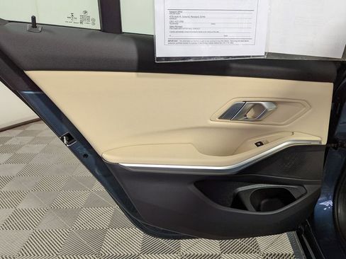 Used 2021 BMW 330i xDrive Sedan w/ Convenience Package image 40