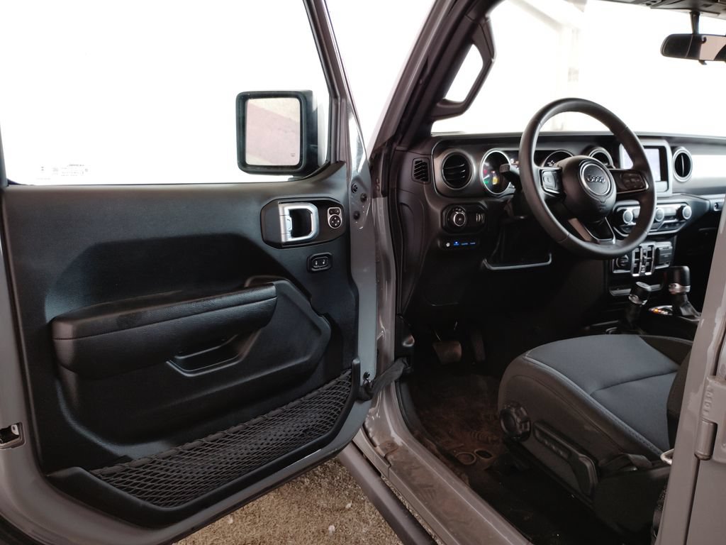 Used 2023 Jeep Wrangler Unlimited AWD/4WD image 20