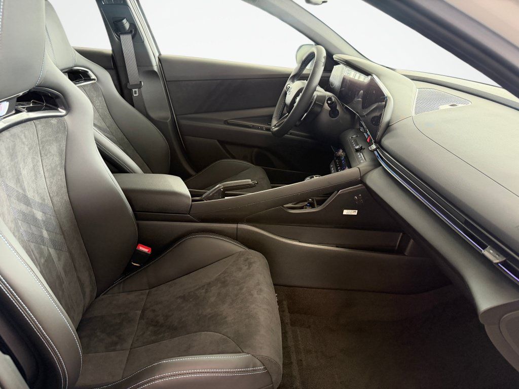 New 2026 Hyundai Elantra N FWD image 39