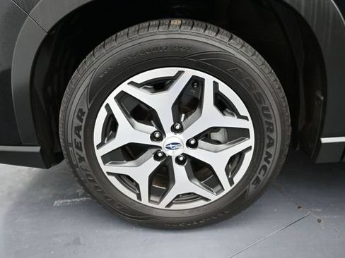 Used 2024 Subaru Forester Premium AWD/4WD image 9