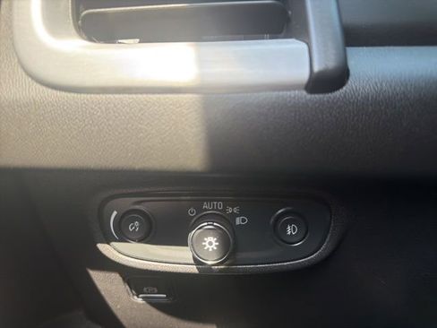 Used 2021 GMC Terrain SLT w/ Infotainment Package II image 26