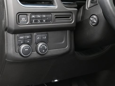 Used 2023 Chevrolet Tahoe Z71 w/ Luxury Package image 23